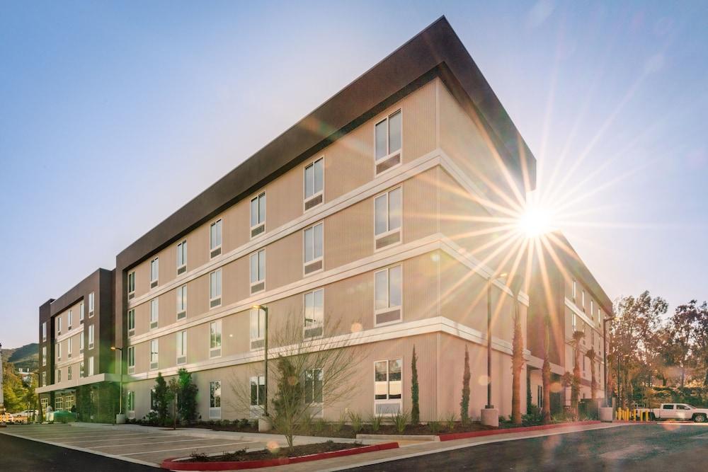 Home2 Suites By Hilton Temecula Exterior photo
